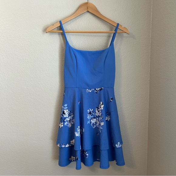 NWT, Jun & Ivy Women’s Empire Waist Tiered Floral Blue Mini Dress, Size Medium - Picture 1 of 7